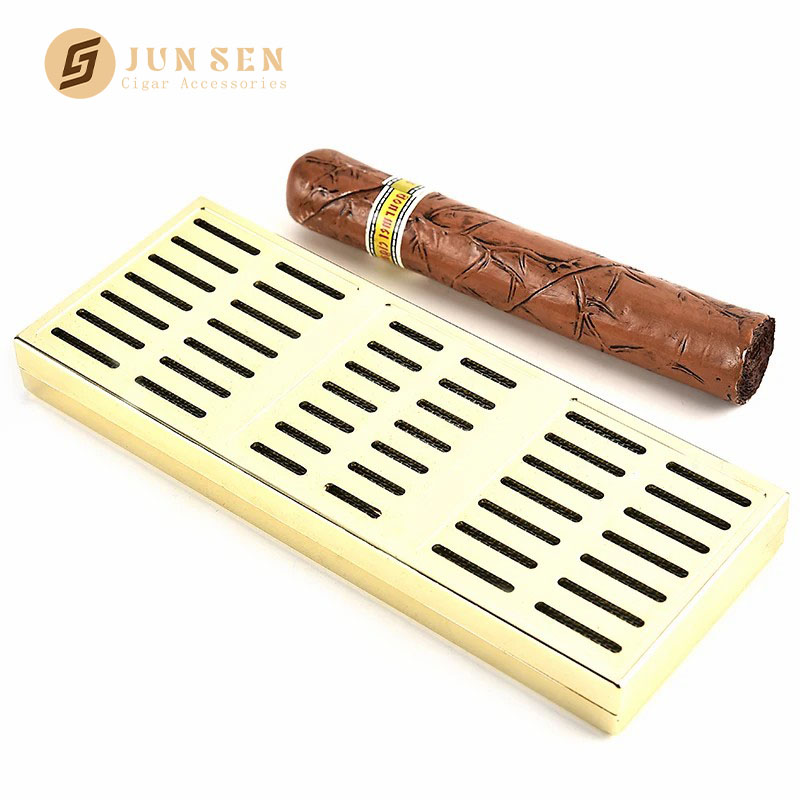 Luxury Gold Cigar Box Humidifier for Cigar Aficionados