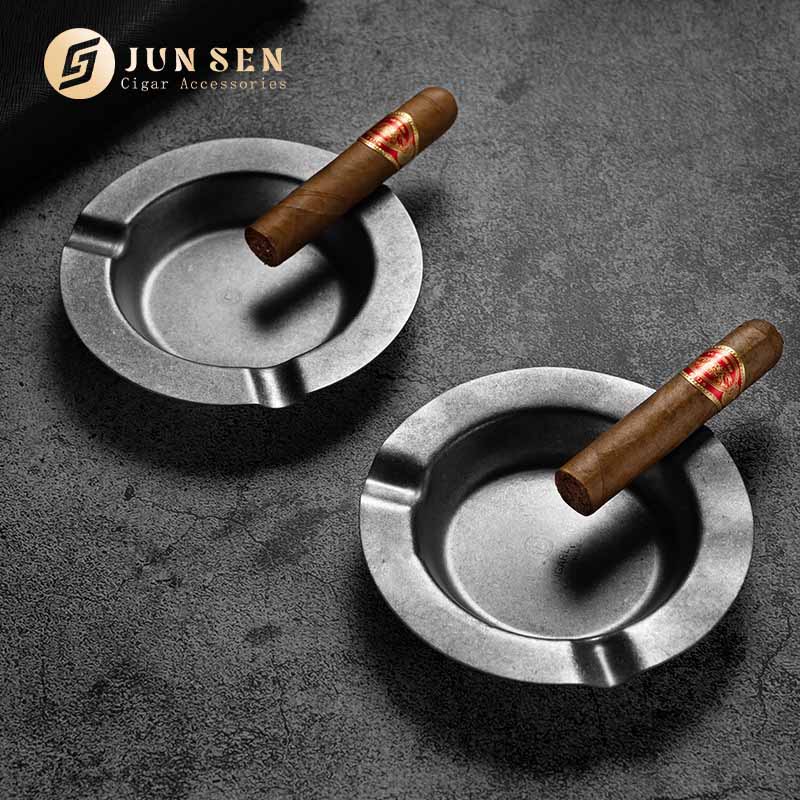 Custom Logo 3-Slot Round Cigar Ashtray for Lounge or Patio